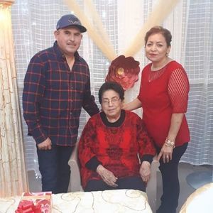 Meet your Posher, Laura